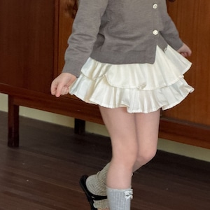 春クリーム色ふんわりスカート