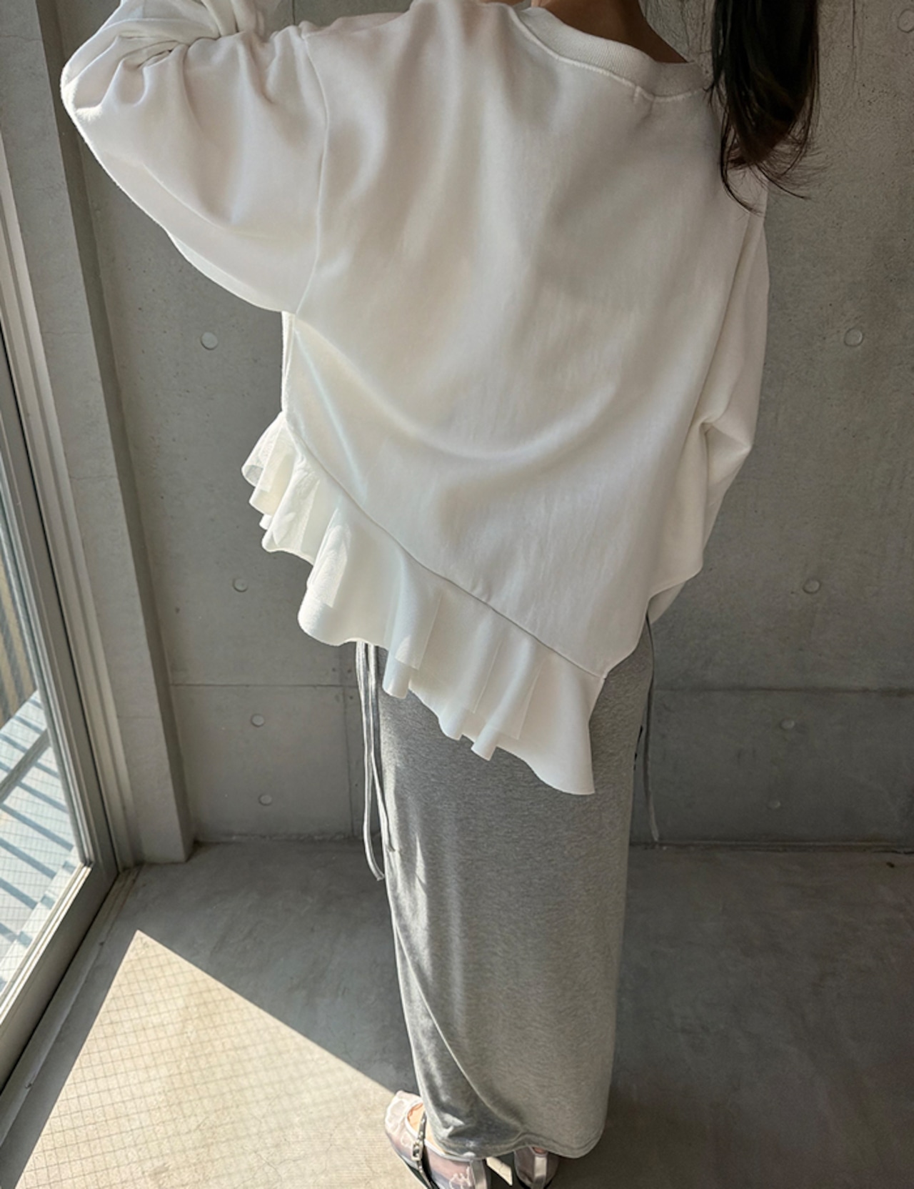 【新作5%OFF・3日間】Unbalance-Frill Sweat Tops_3colors