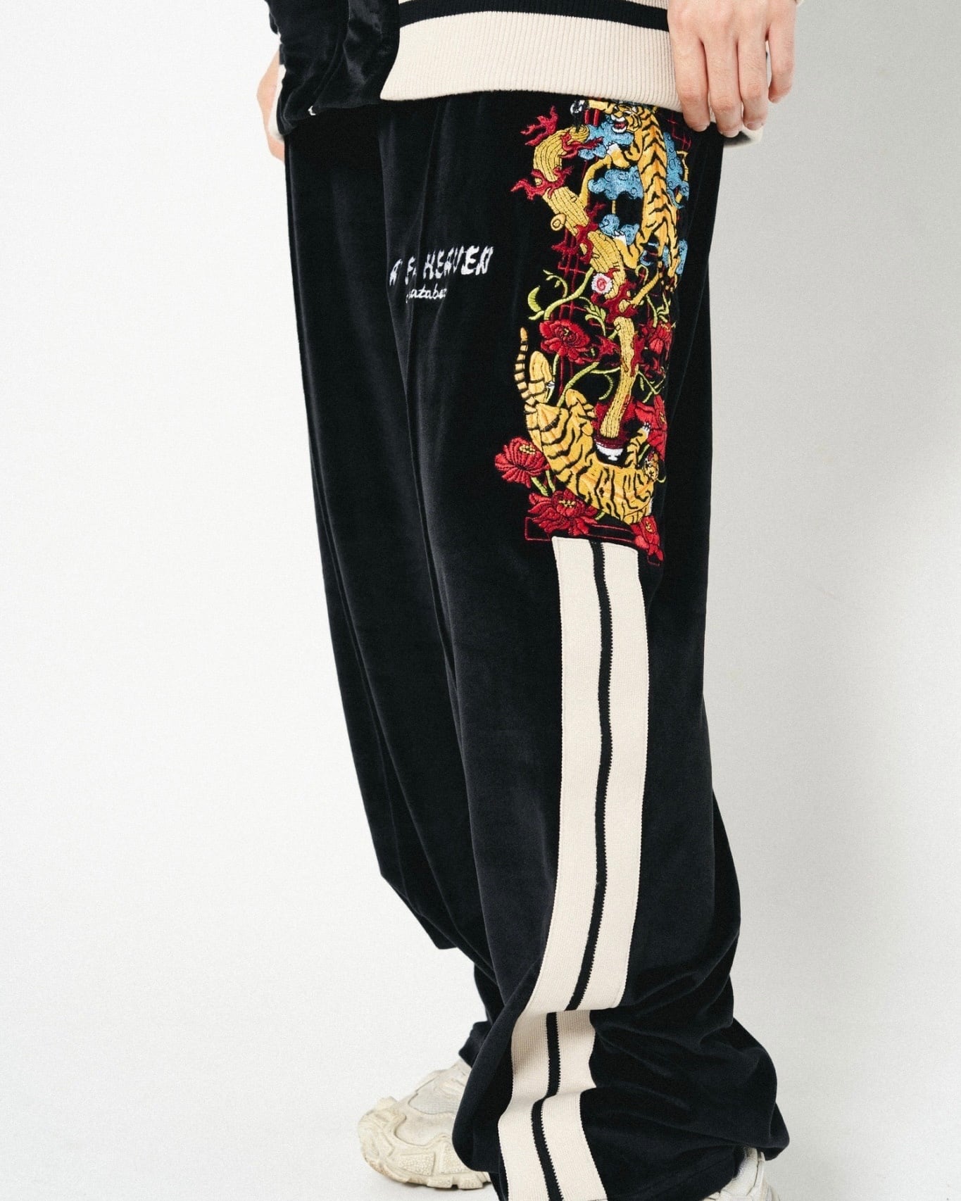 チュウカタベタイパンツTiger track pants【black】