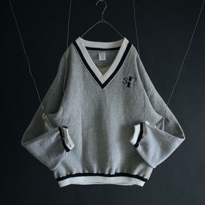 over silhouette switching line design sweat pullover