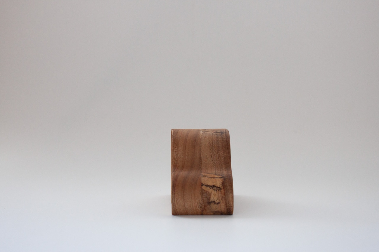 Shinnosuke Yoshimori ×Baumkuchen / 熊本県産楠　ブックエンド