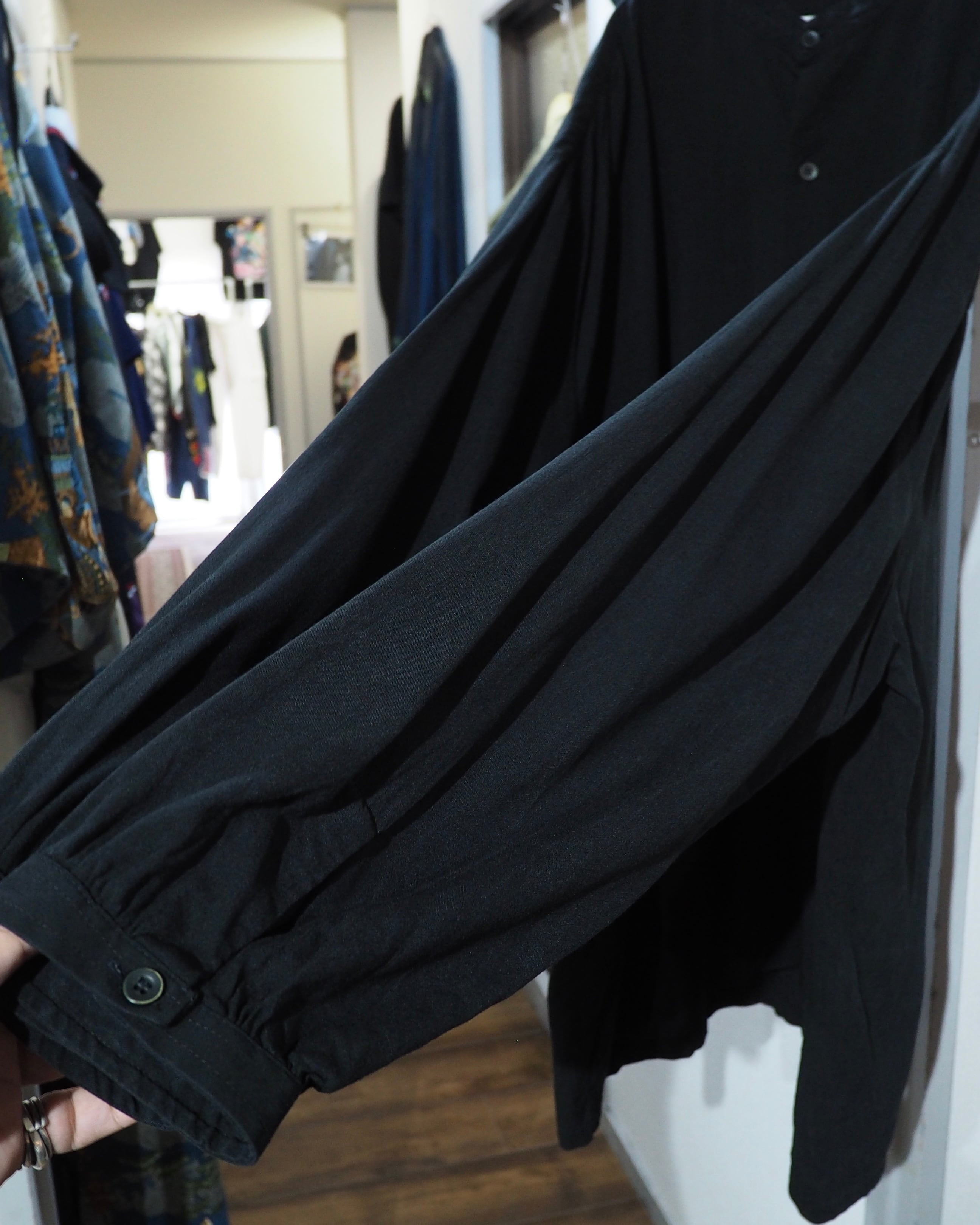 1980s " ANDROS - Special " Black Gather vintage Drape loose No collar Shirt (Made in Canada)