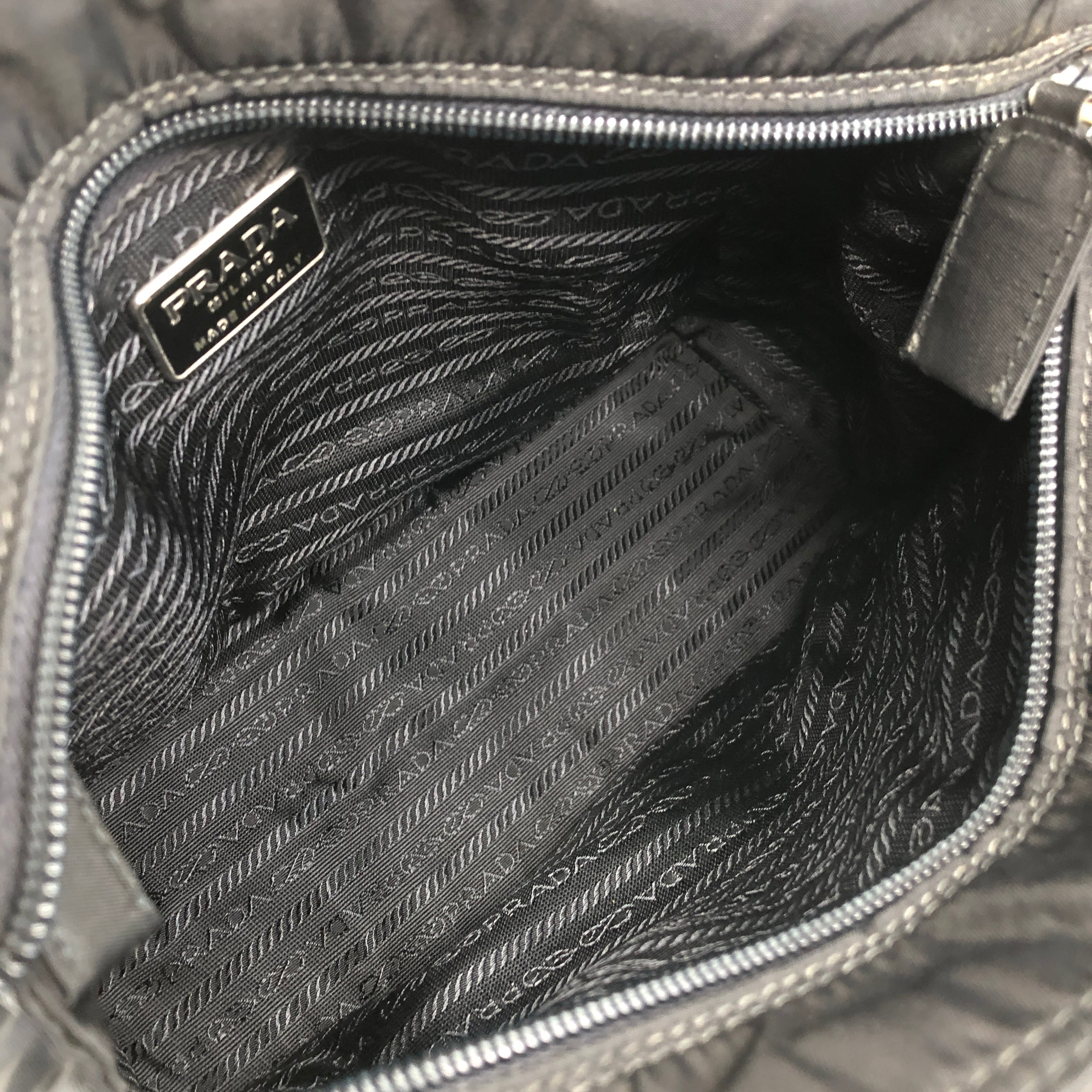 PRADA プラダ ハンドバッグ ブラック シルバー トライアングルロゴ