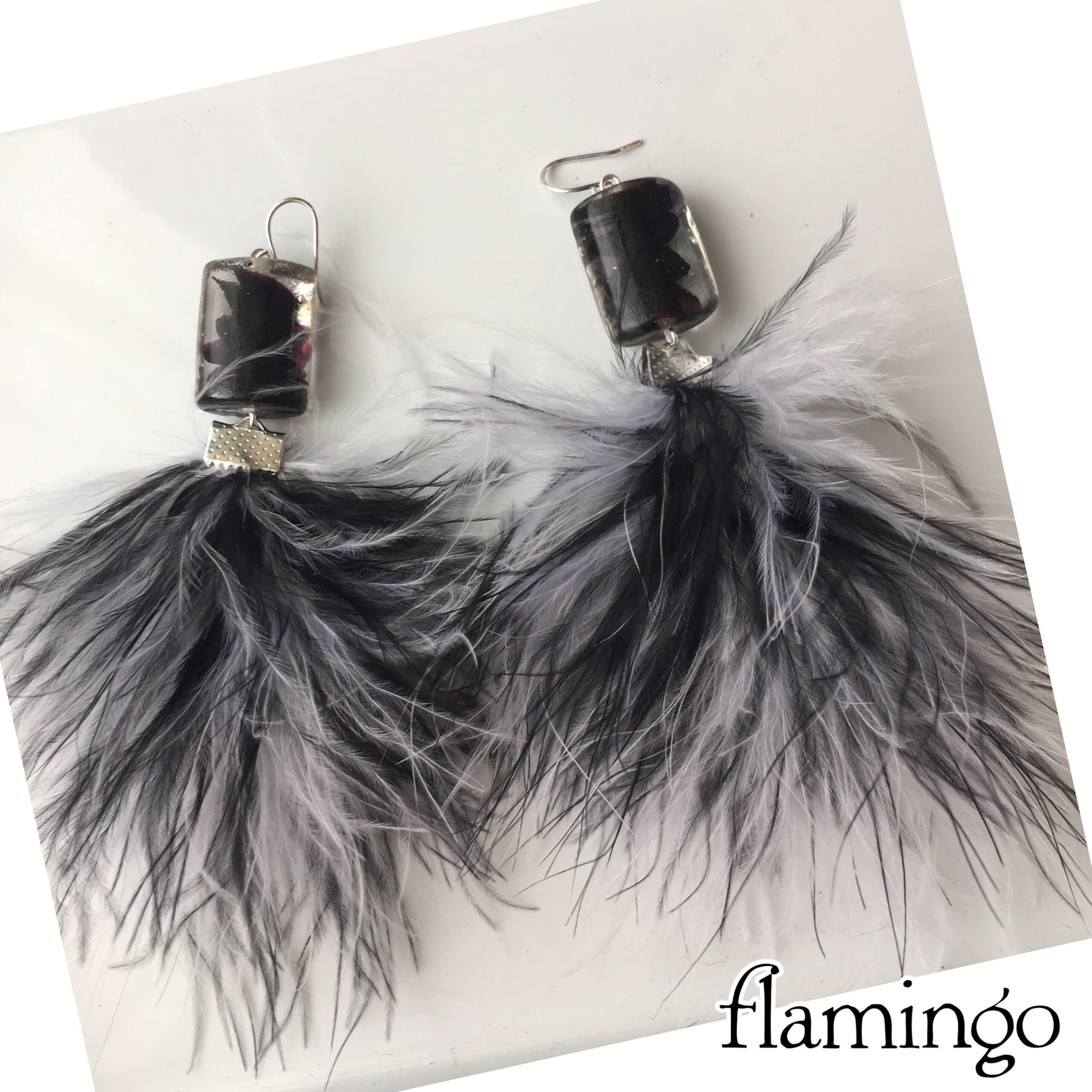 安価ハンドメイド - ファーとフラミンゴの大ぶりハンドメイドピアス 