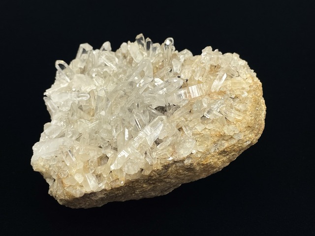 クラスター（カンチェンジュンガ水晶）