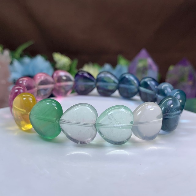 3.美発色☆ぷるんとしたフローライトハート ブレスレット