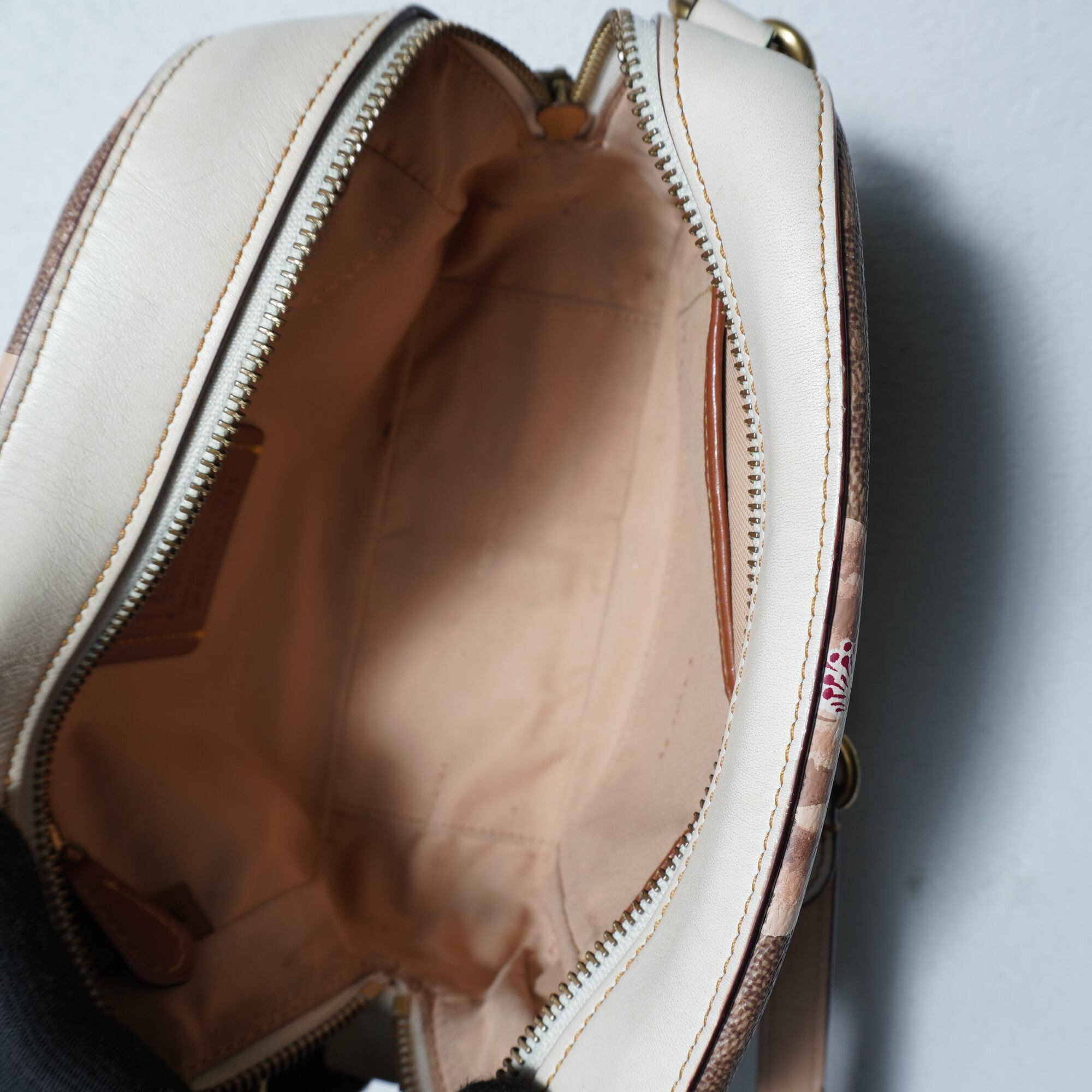 COACH】コーチ 花柄・シグネチャーレザーショルダーバッグ white&brown