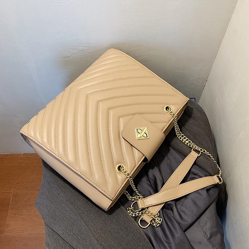 オールマッチ刺繍糸大容量バッグハンドバッグ2020新作トレンディファッションオールマッチチェーンメッセンジャーバッグネット赤トートバッグ Tiancai_Wing_Bag0329635