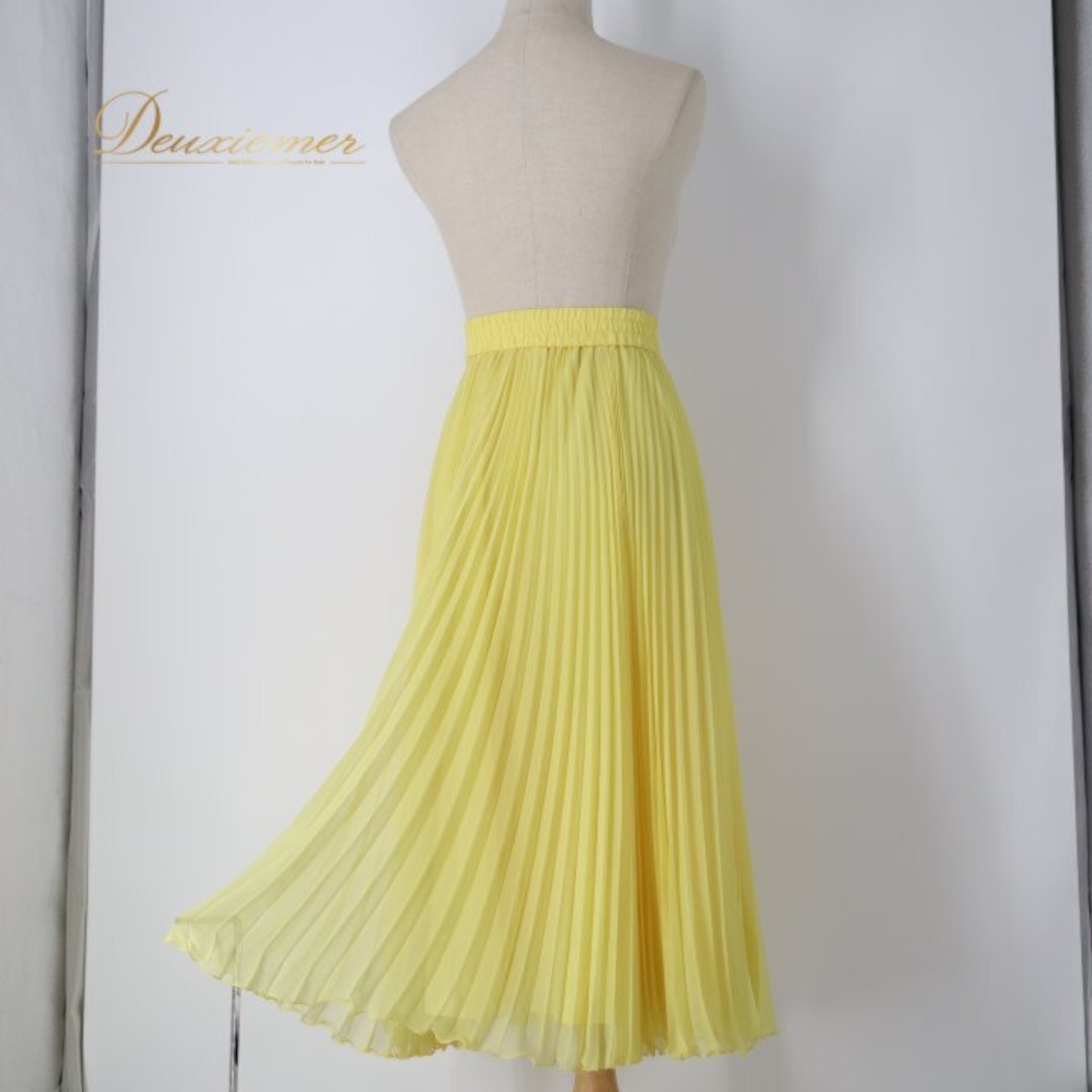 社交ダンス 衣装 スカート イエロー系 チャコット Chacott 日本製 無地 シンプル 黄 プリーツスカート ダンス衣装 レディース レッスンウェア 練習着 華やか 明るい かわいい おしゃれ 上品 軽やか 透け感 プリーツスカート ロングスカート ダンス スカート パステル イエロー系 ライムイエロー系 ウエストゴム サイドファスナー 裏地なし 透け感 ふんわり フレア シンプルデザイン 無地 韓国風 きれいめ 大人かわいい 発表会 レッスン 練習着 フラメンコ風 スタンダード タンゴ ドレス