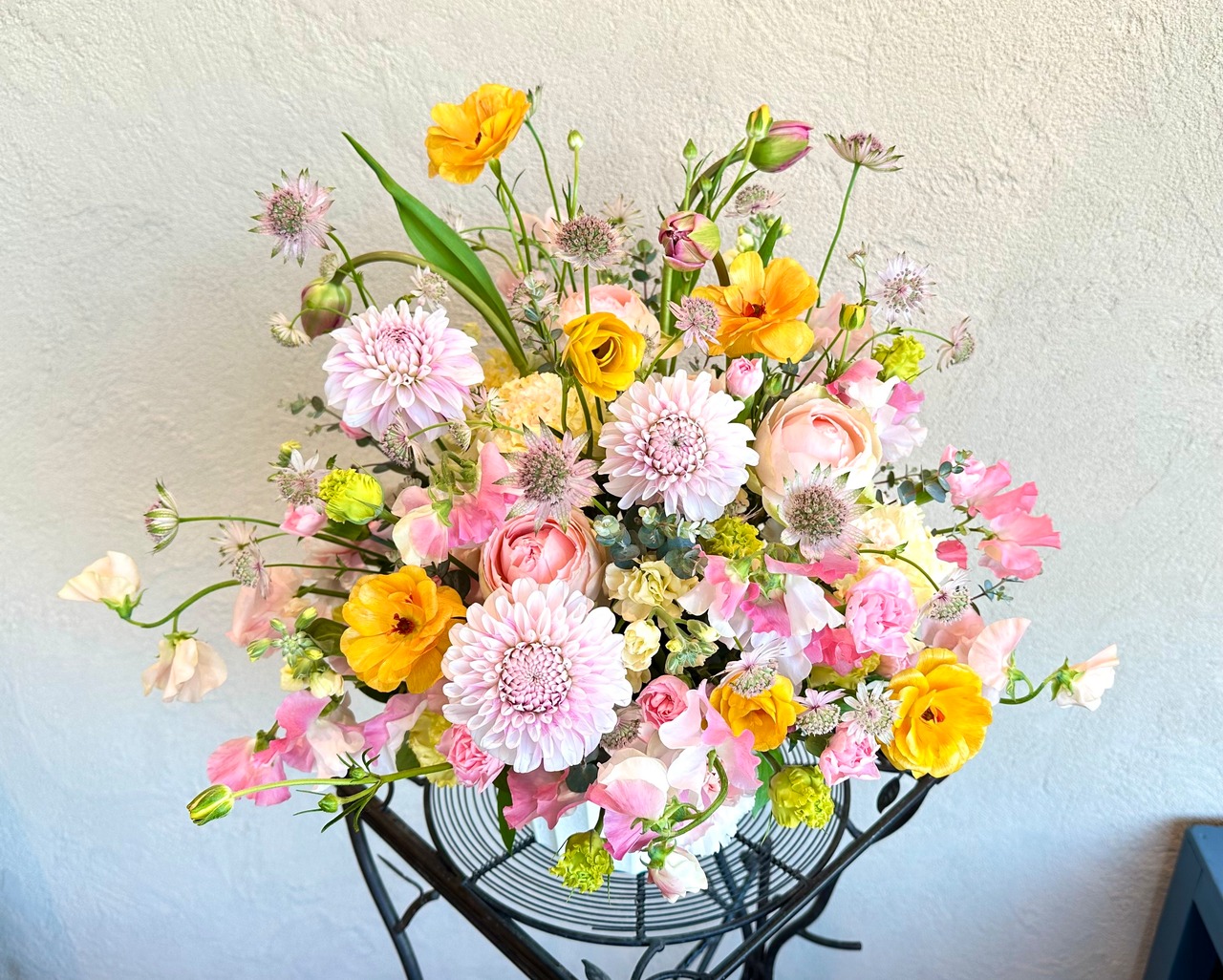 【玉名郡市・荒尾市　配達限定】ピンクダリアのアレンジメント(花材変更あり)