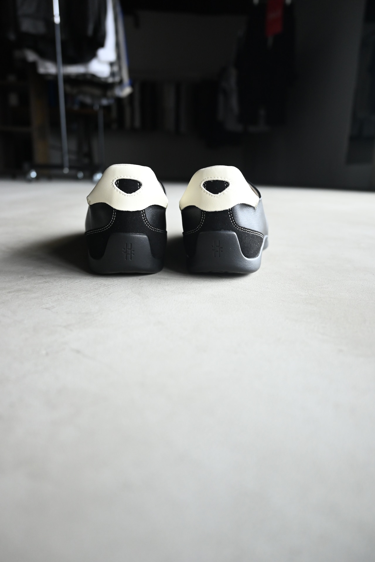 FOOT INDUSTRY / BALLET GAT