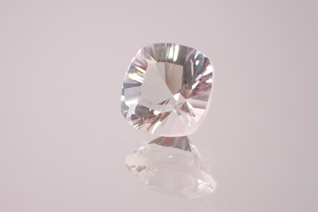 ゴシェナイト(コンケーブカット)　1.87ct　[C10‐163]
