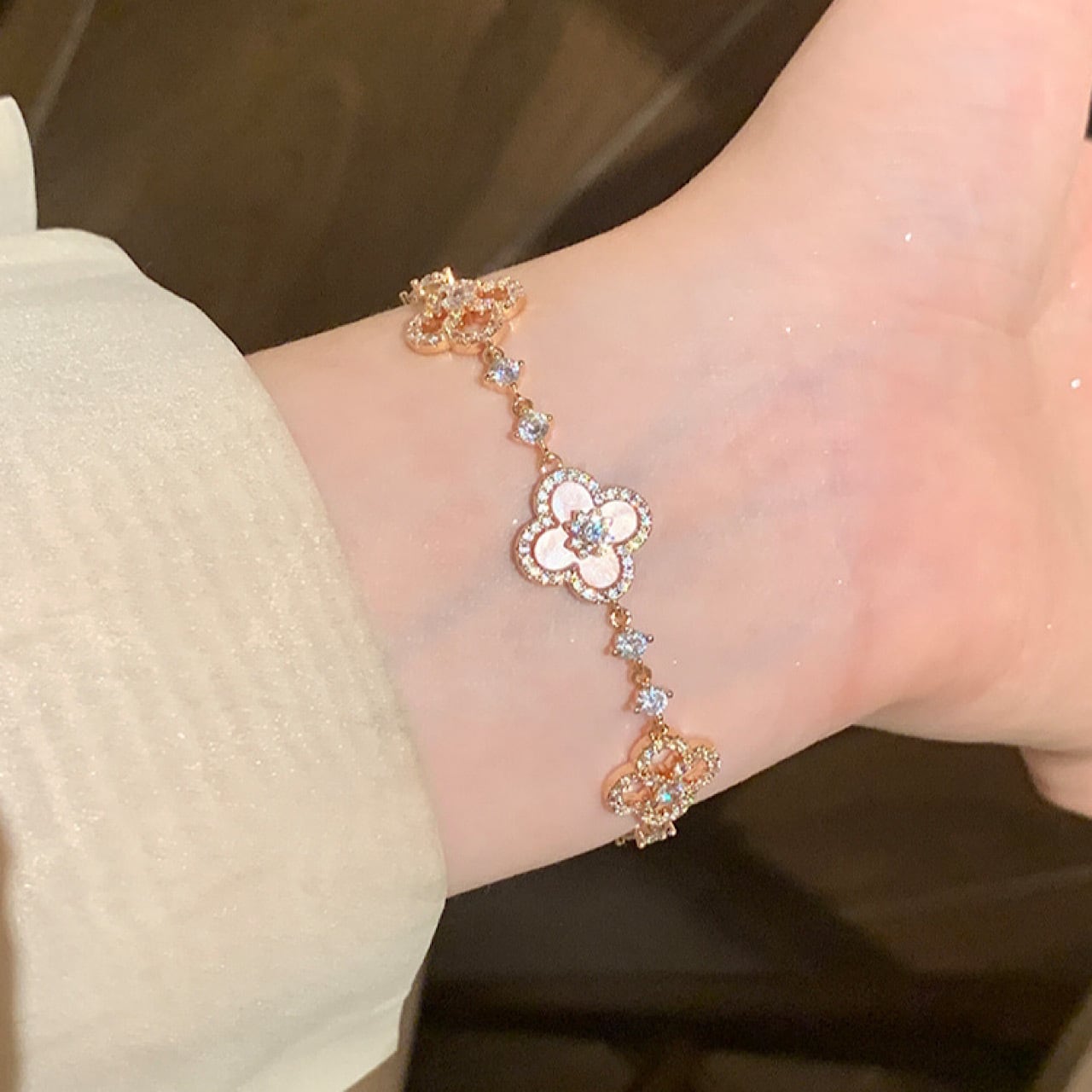 おしゃれ ピンク キラキラ 四葉 クローバー ブレスレット | FANCY