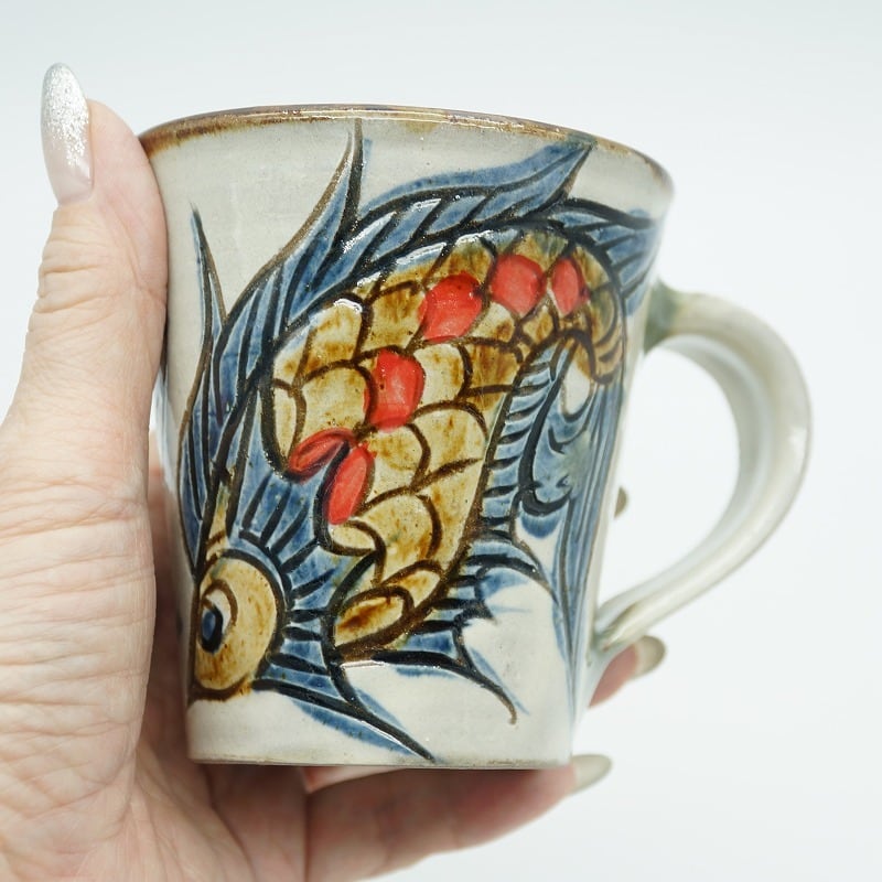 魚紋マグカップ【金城陶器秀陶房】 | 沖縄の工芸品うぃーりきさん