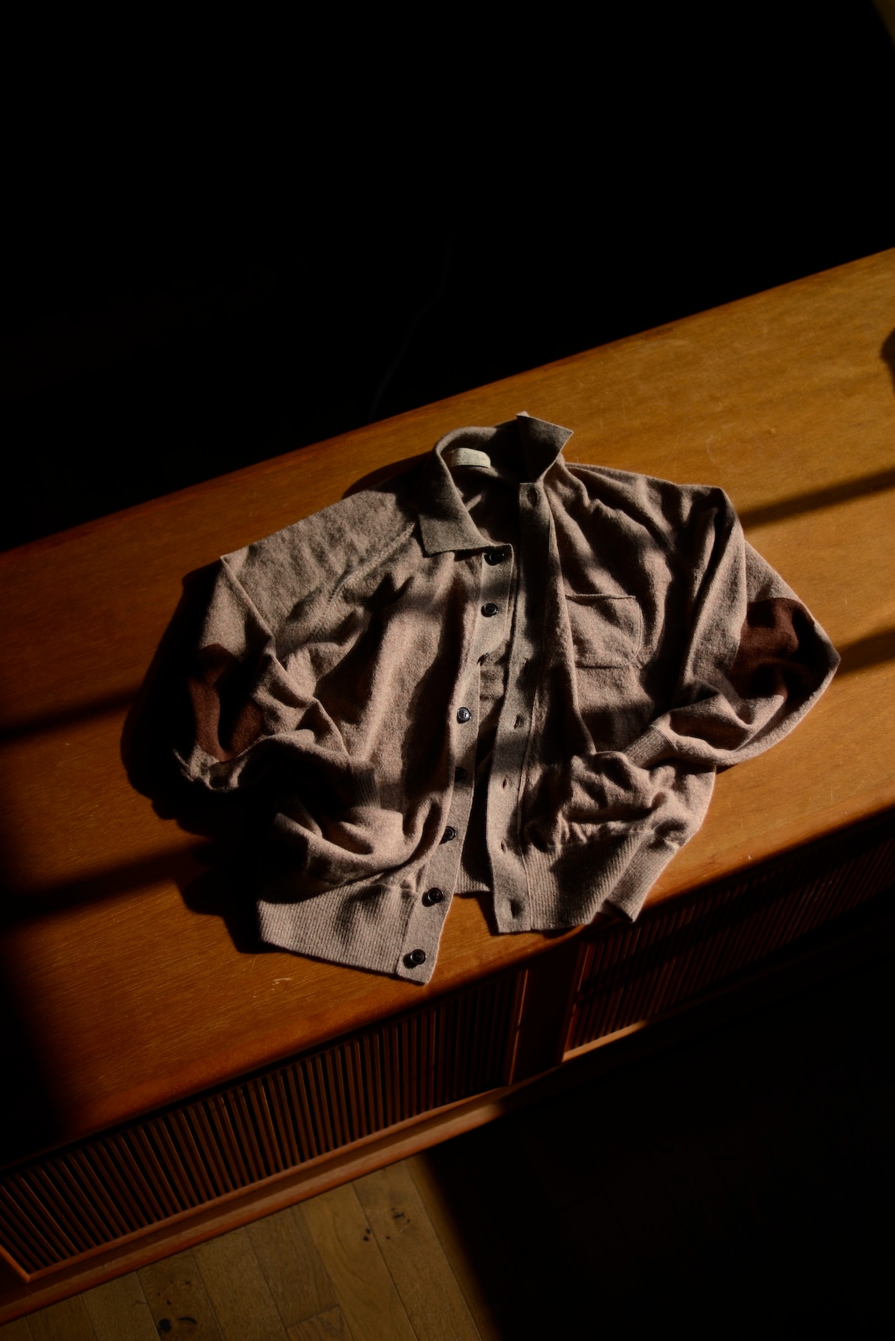 Nikki essential pieces exclusive for tatazumaiizumai / yak silk " tenkomori " cardigan (beige pink mix)