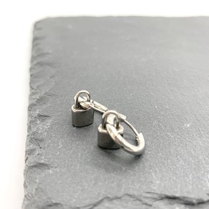 ステンレスパドロックピアス