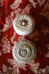 1900s フランス  ルージュの花芯とアネモネとアルミパウダーケース アンティーク