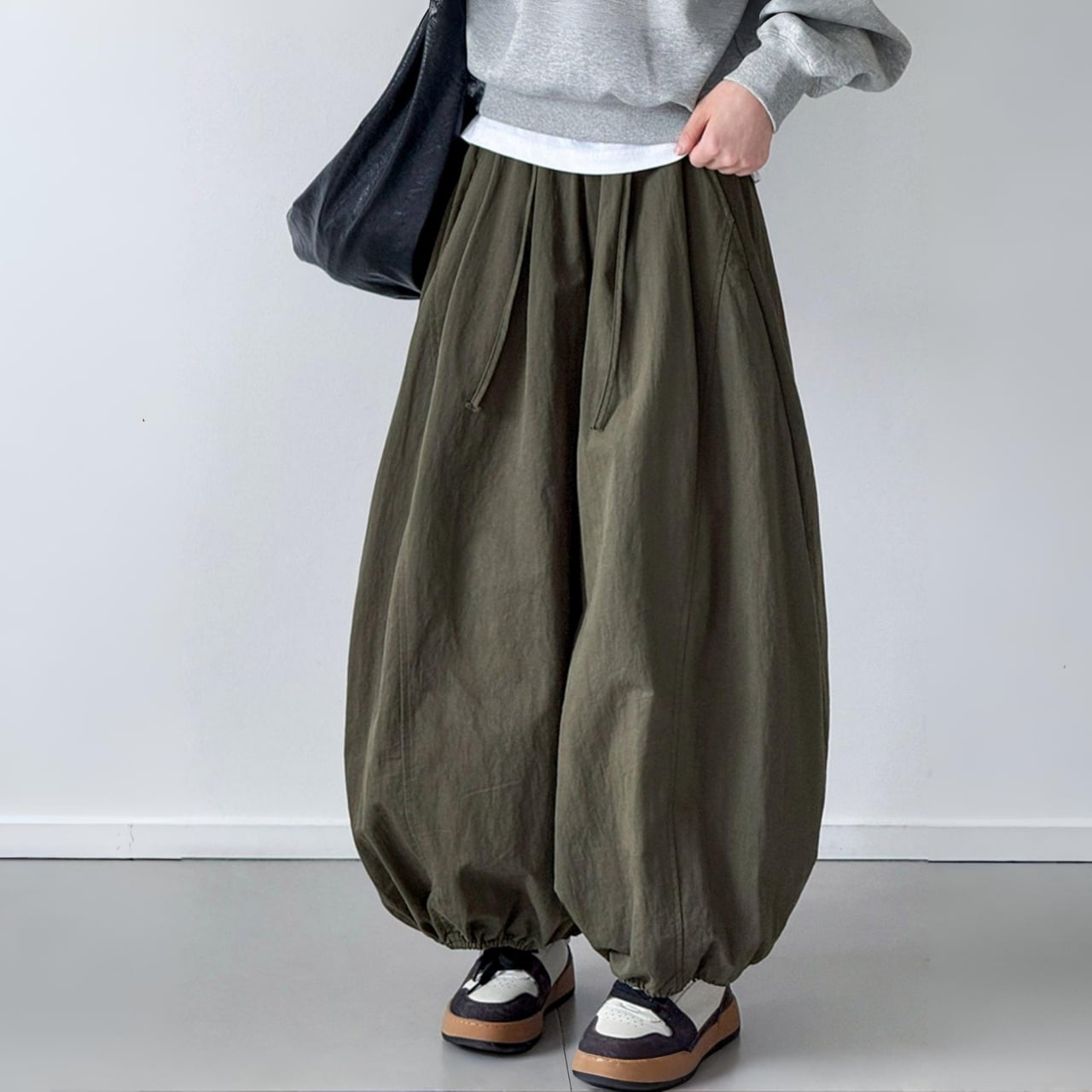 ドローストリングボリュームバルーンパンツ A01859