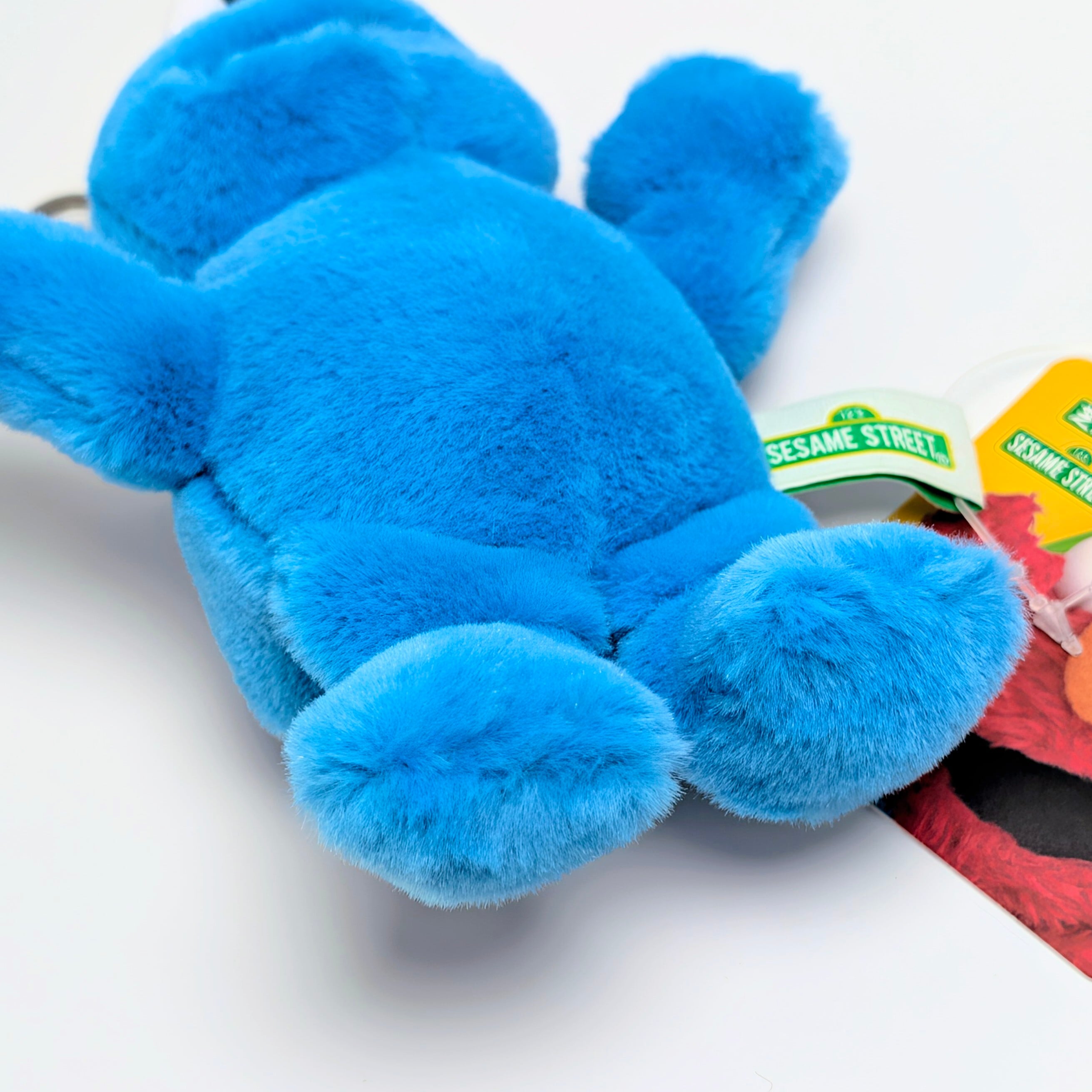 ✨️肌触り良すぎて…(。-ω-)zzz…(。ﾟωﾟ) ﾊｯ!✨️☆【 SESAME STREET（ セサミストリート ） 】 クッキーモンスター / ぬいぐるみキーホルダー / プラッシュキーホルダー / マスコット 〚アメリカン雑貨 アメトイ〛