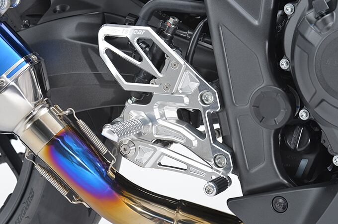 CBR650R・CB650Rライディングステップ（クリアシルバー）[AC01-0400-CL
