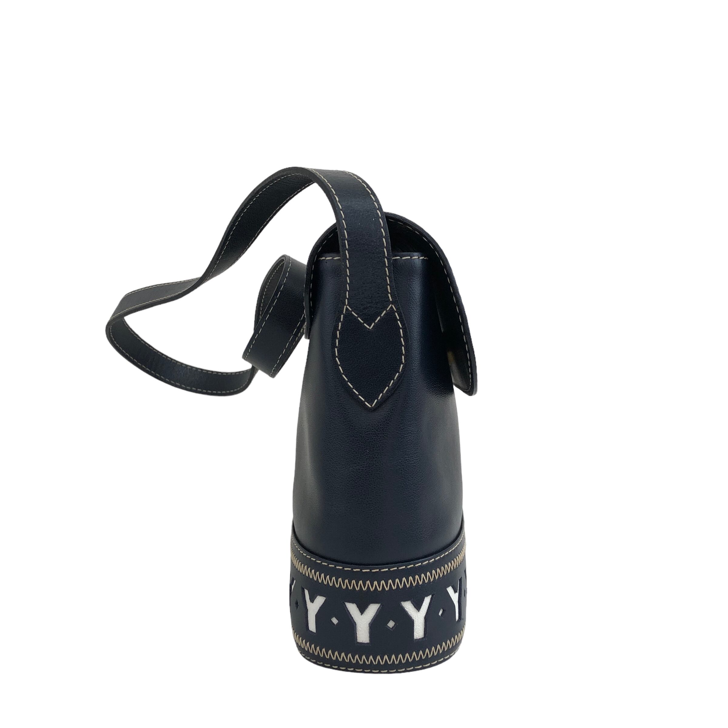 Yves Saint Laurent イヴ・サンローラン カットアウト YSLチャーム