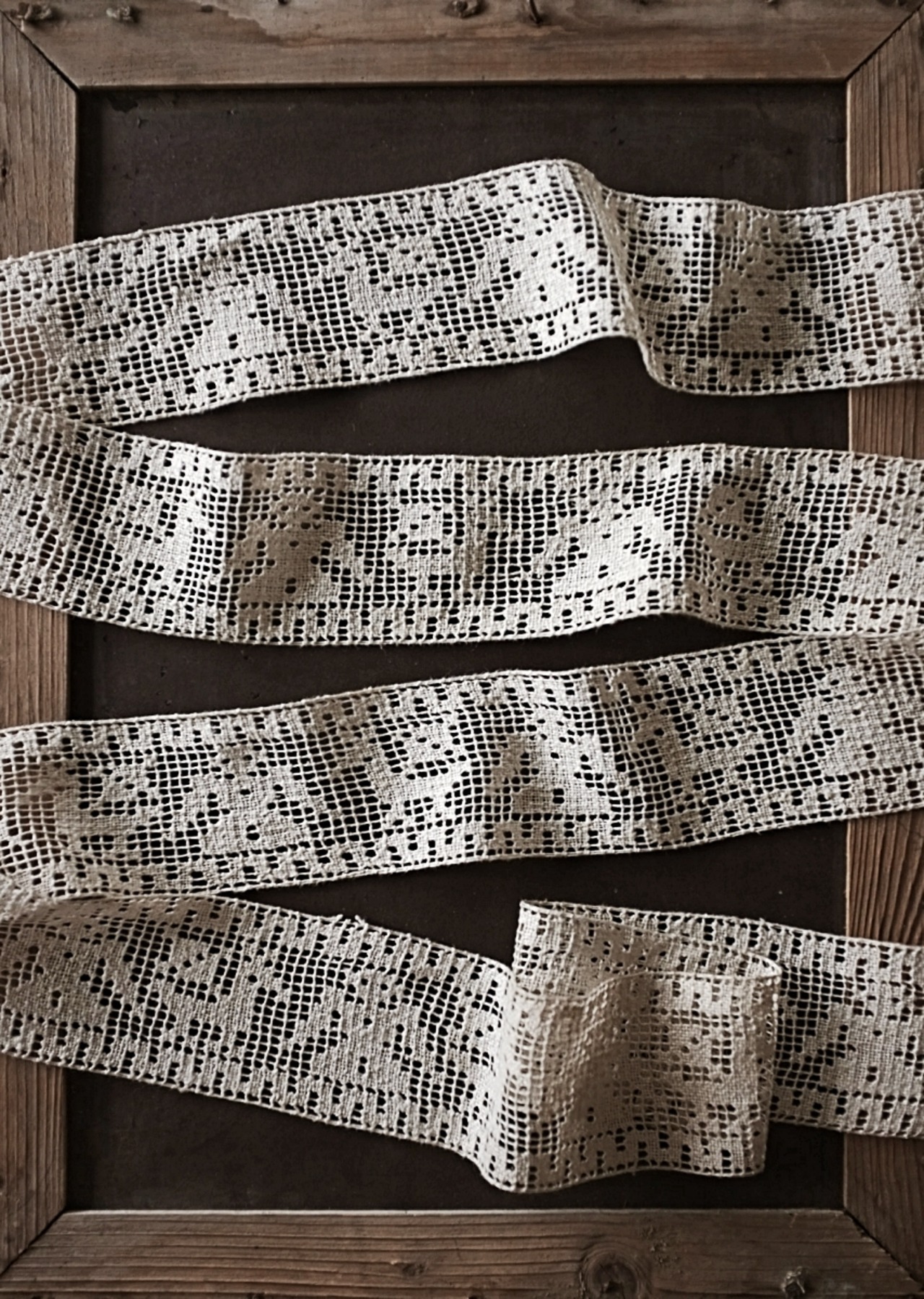 19世紀 フランス 100x6c リネン 少女とお馬とハンドワークフィレレース アンティーク