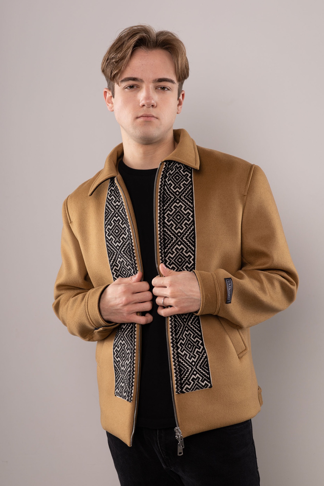 ウクライナ産ウール100%（アルパカ）手刺繍ジャケットコート - 3