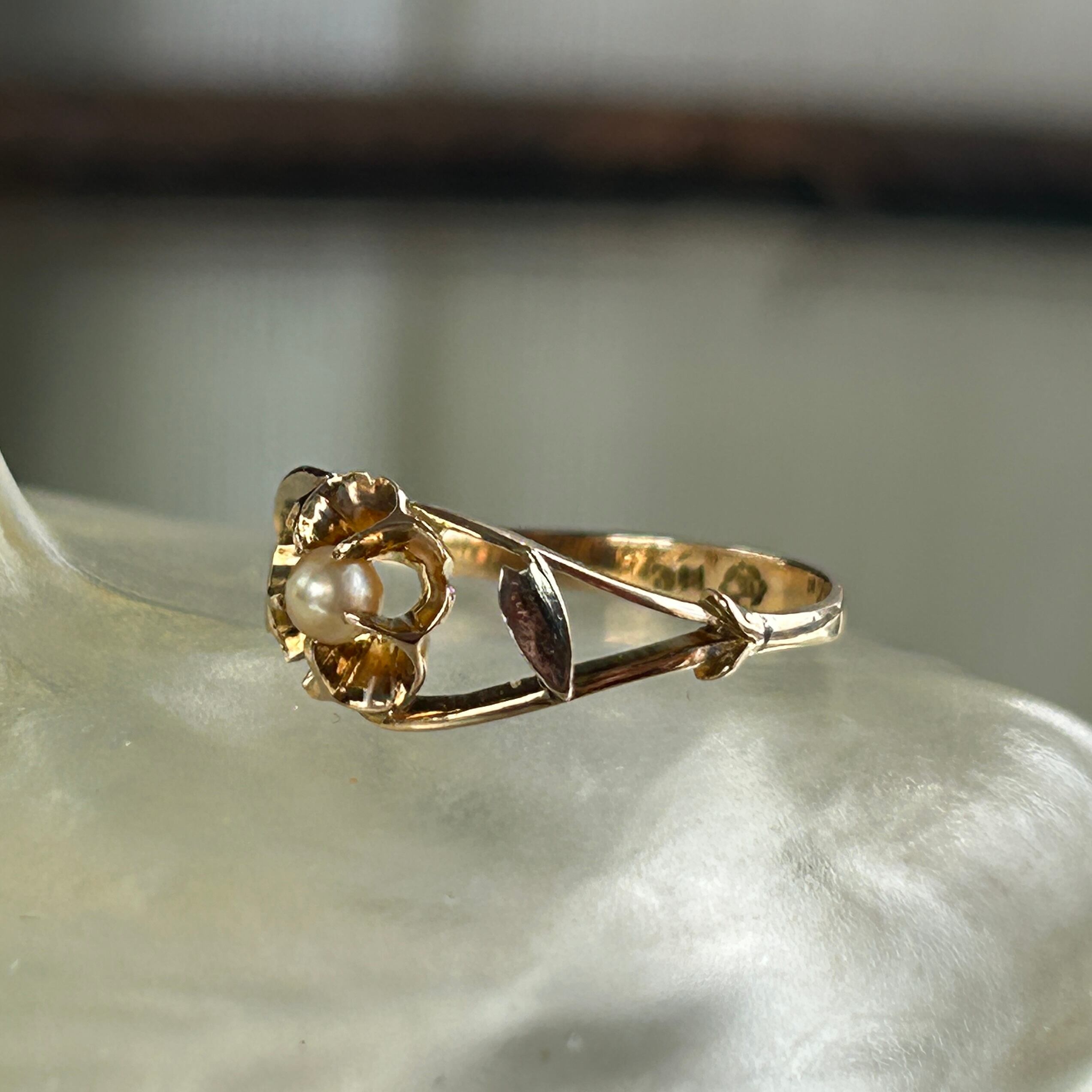 アンティーク　貴重な戦前の桜モチーフリング