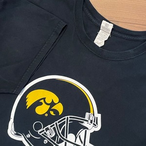 【GILDAN】カレッジ アイオワ大学 Tシャツ IOWA アメフト ホークアイズ ロゴ XL ビッグサイズ US古着 アメリカ古着