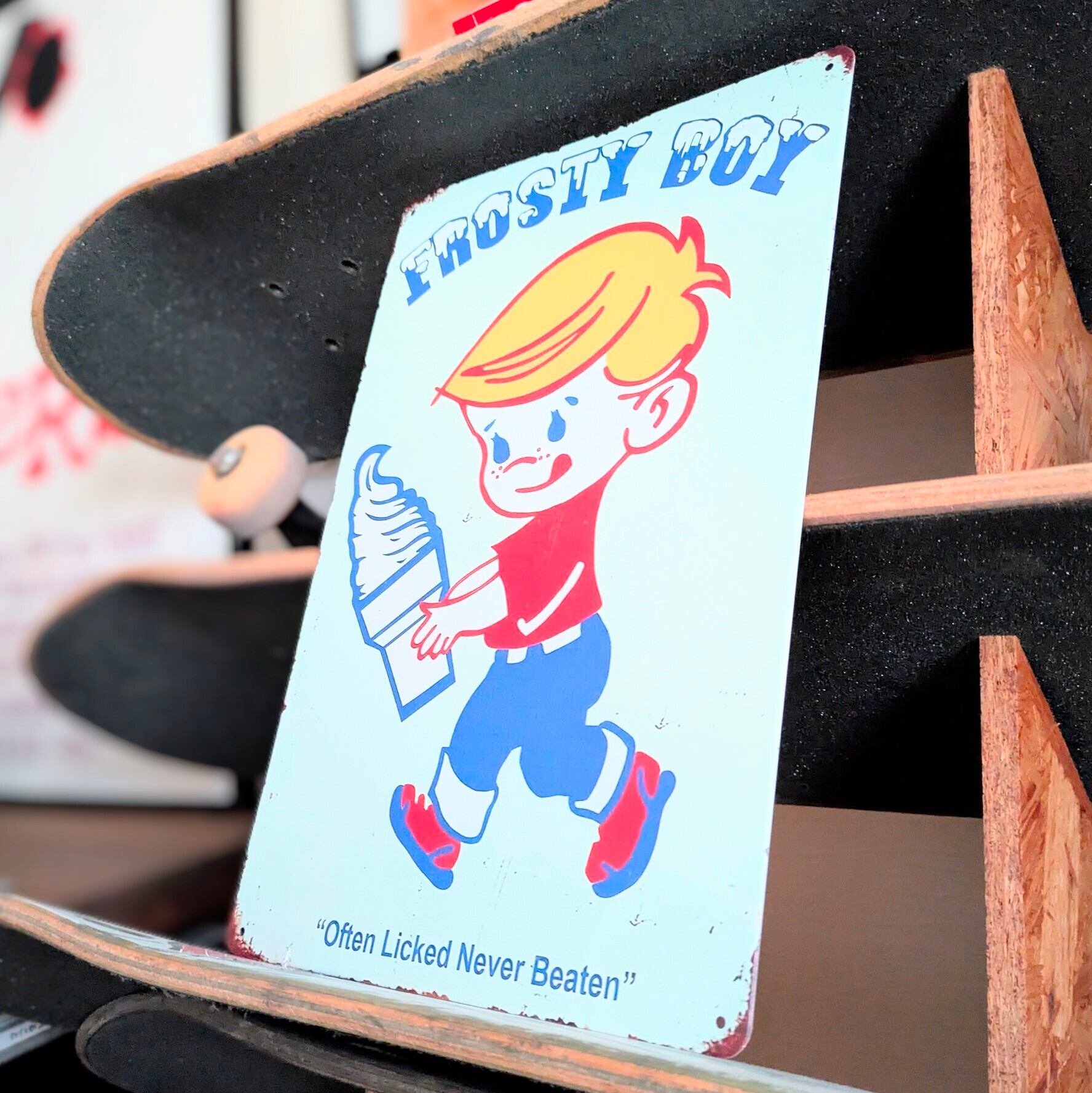 送料無料！ちょうどいいブリキ看板 【 Frosty Boy ( フロスティボーイ ) 】 BLUE / METAL SIGN / メタルサイン / ブリキ看板 / サインボード / ビンテージ加工〚アメリカン雑貨 アメトイ〛