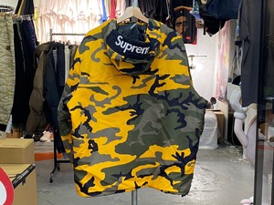 Supreme FW17 Hooded Logo Half Zip Pullover Jacket Men's Yellow Camo Size XL  NEW