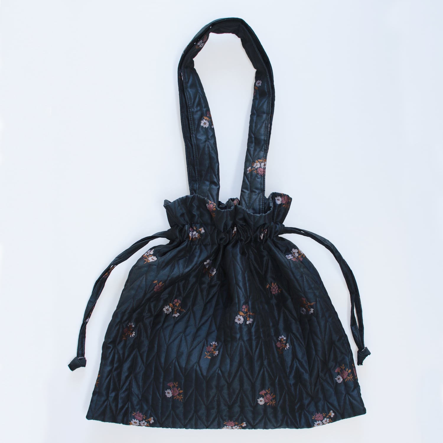 Shoulder gather tote bag