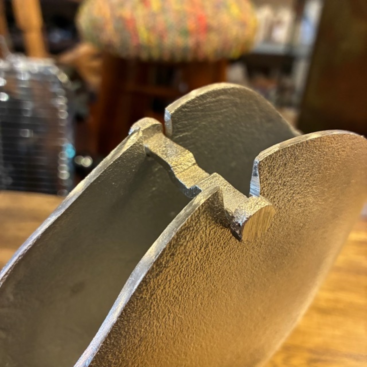 India Coil holder Santolina / インド コイルホルダー サントリナ 蚊取り線香立て アルミ製 シルバー シンプル 上品 虫除けグッズ リビング雑貨 蚊よけグッズ フラワーベース 置物 インテリア雑貨 ハンドメイド 手作り 一点もの ギフト プレゼント お祝い