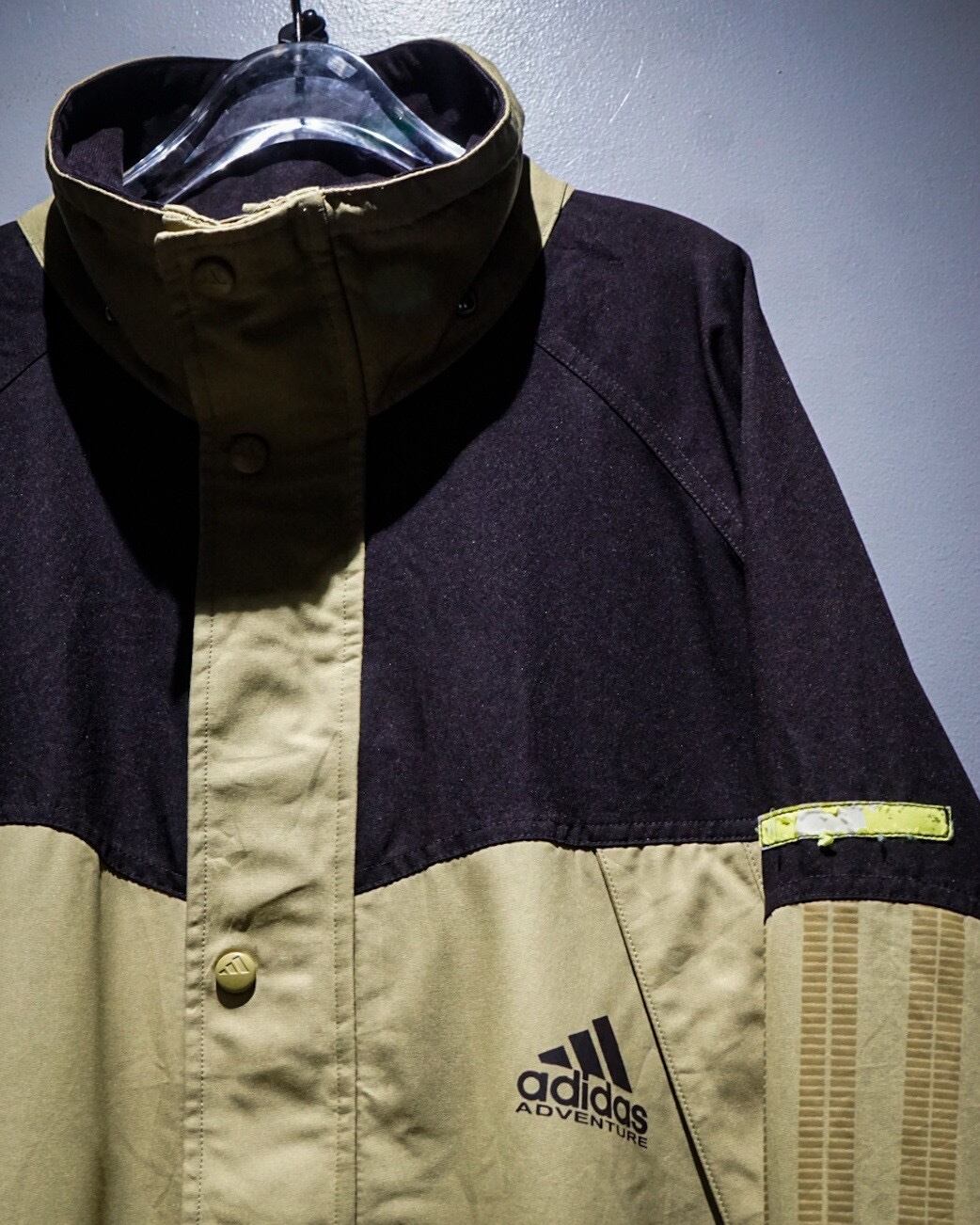 add (C) vintage】90's “adidas Adventure” Technical Mountain Jacket