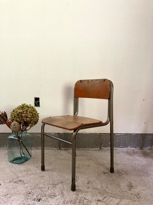 シャビーな味のあるスクールチェアー　(古家具)