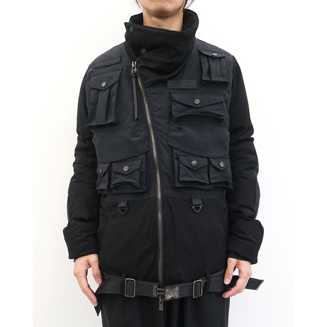 [D.HYGEN] (ディーハイゲン) ST104-0126A Wrap High-Neck Multi-Pocket Down Jacket