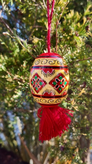 装飾用木製プィサンカ現代的なフツル様式（イースターエッグ）　