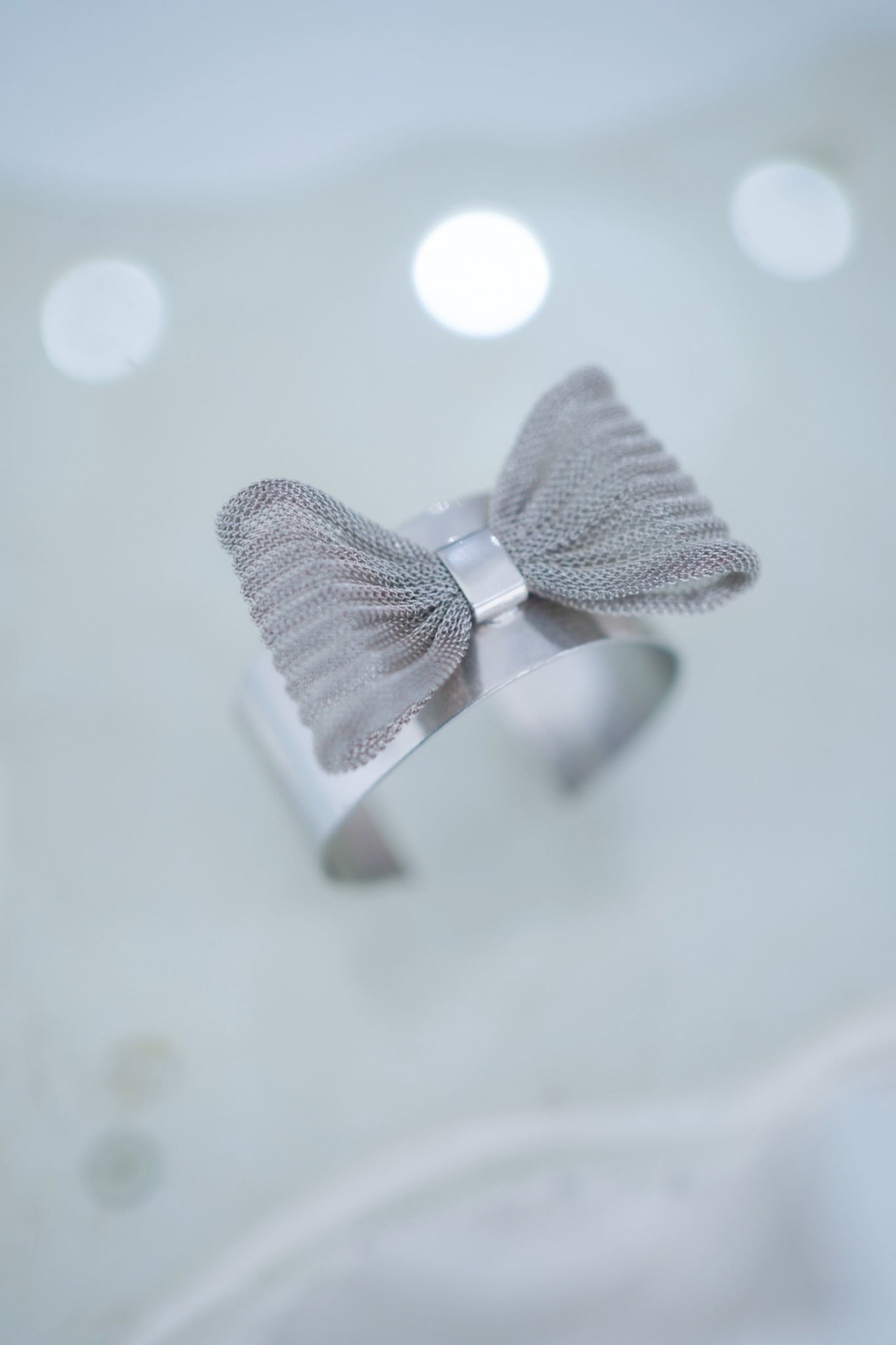 silver ribbon bangle