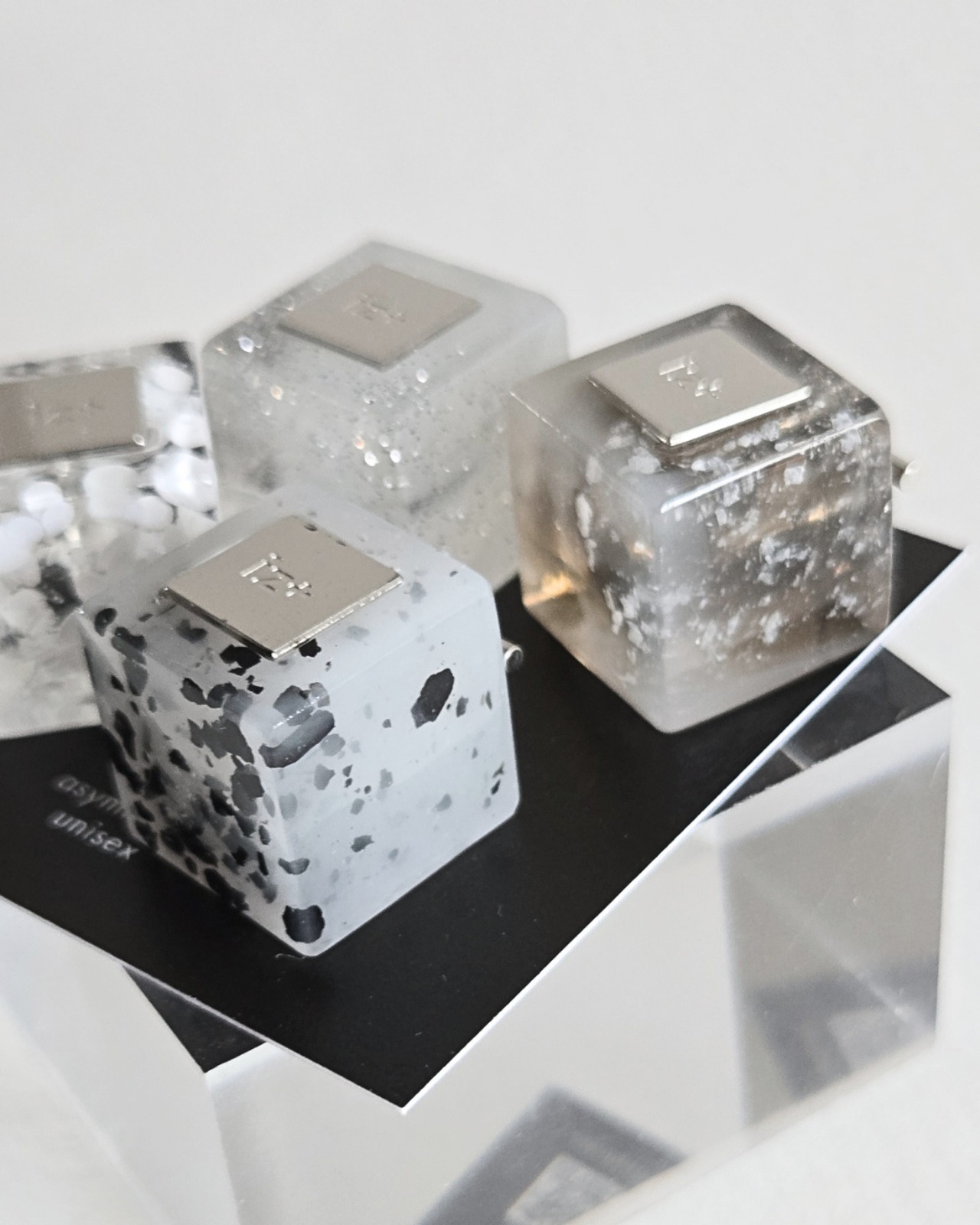 PERFUME CUBE. [white×clear×lame] - 10