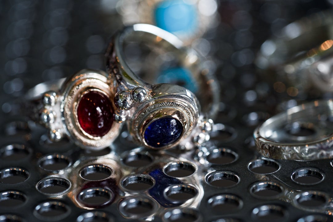 R-096 K10 Circle Native Oval Signet Ring (Sapphire) | WAKAN SILVER