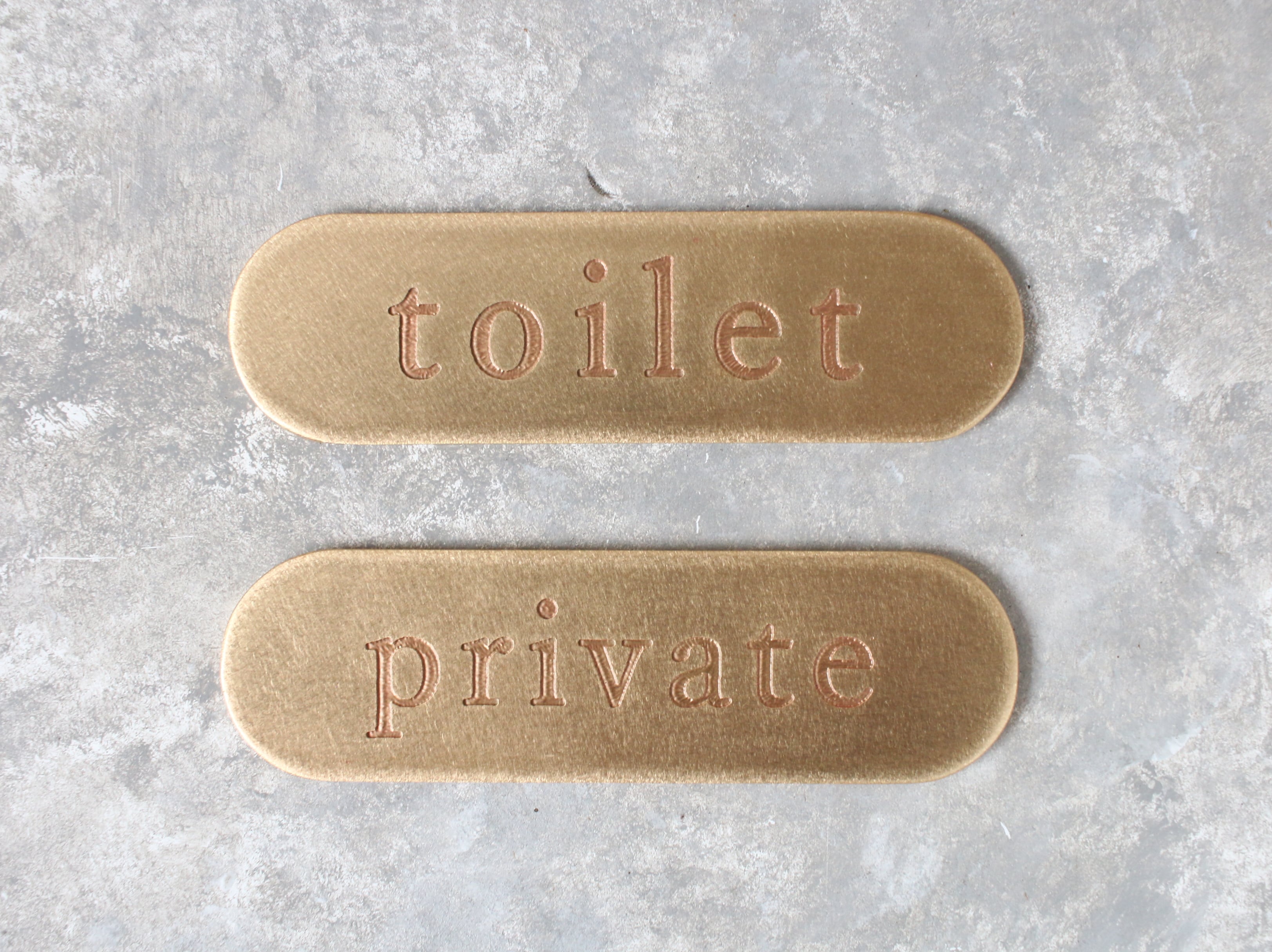 真鍮ルームプレート(toilet/private) 横幅120×縦35×厚み3mm