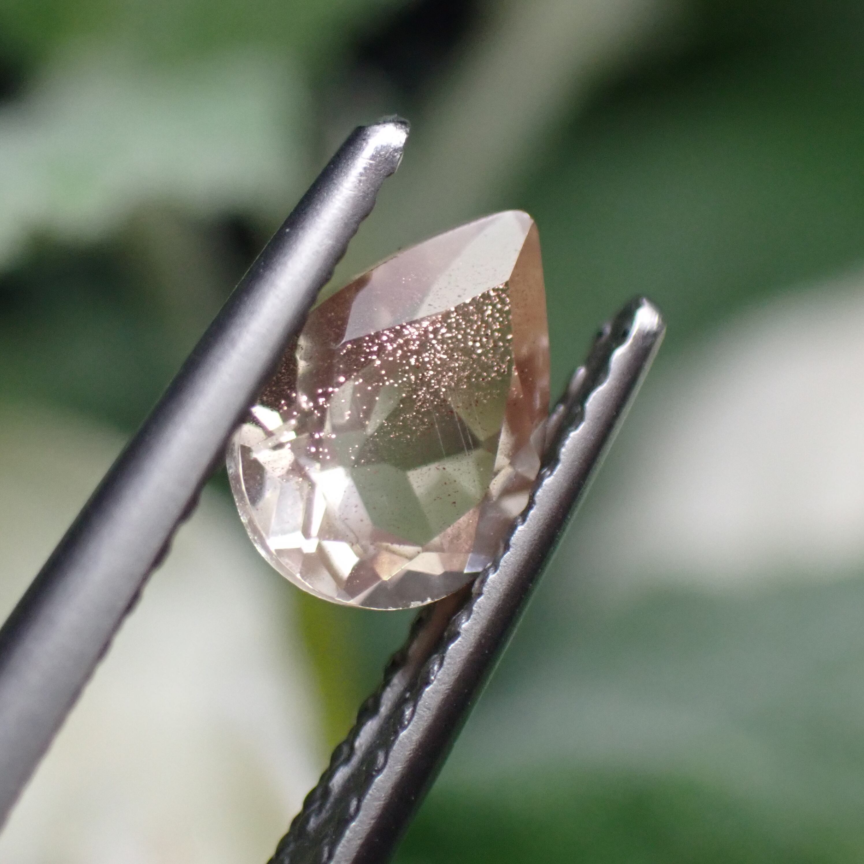 コンドロダイト 0.64ct.-