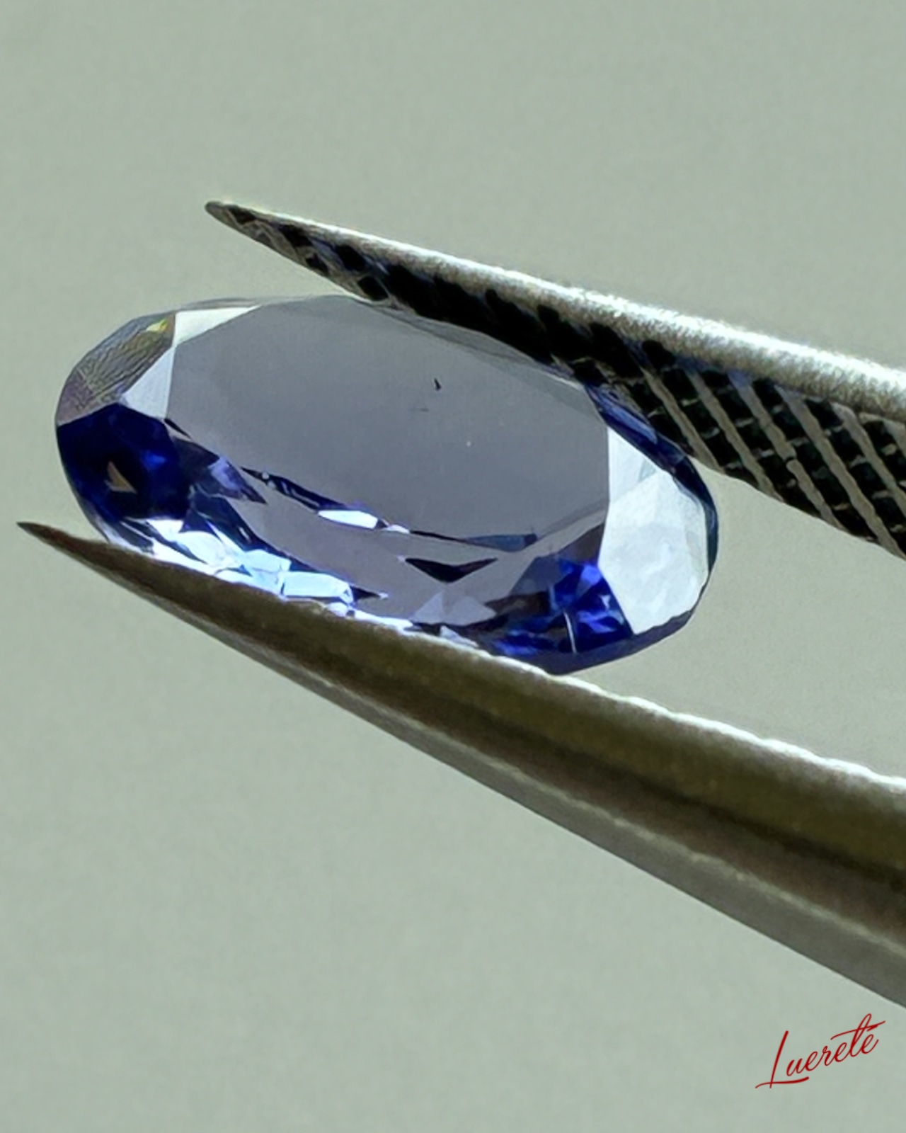 Natural Tanzanite 0.9ct Loose Gemstone 天然タンザナイト 0.9ct ルース【LE0005-1】