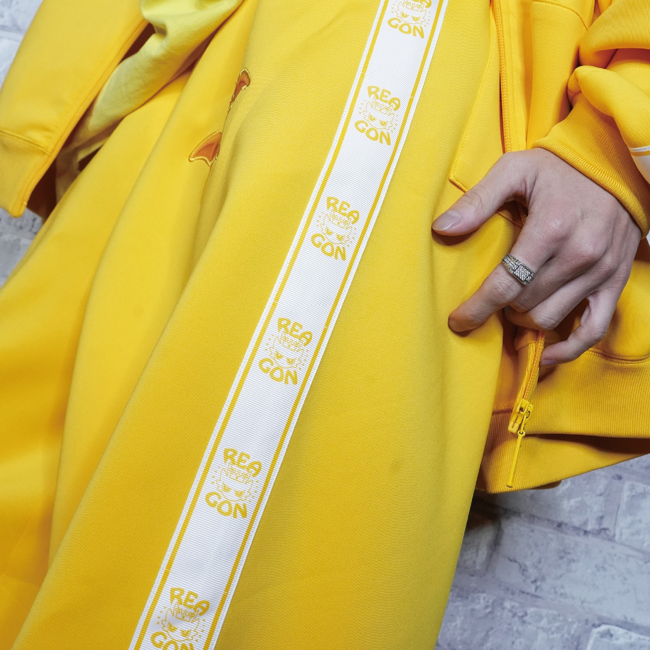 ジャージズボン　イエロー