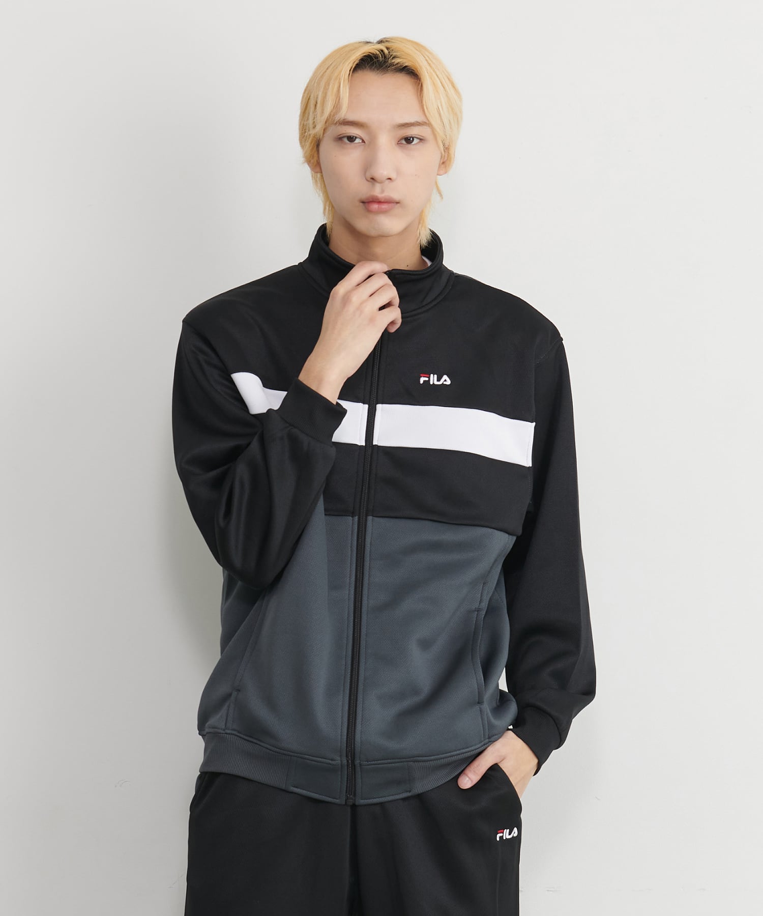 FILA ボルグ セットアップ【超美品】 ユニセックス向けのブランドをメインにした、カジュアルな洋服や服飾