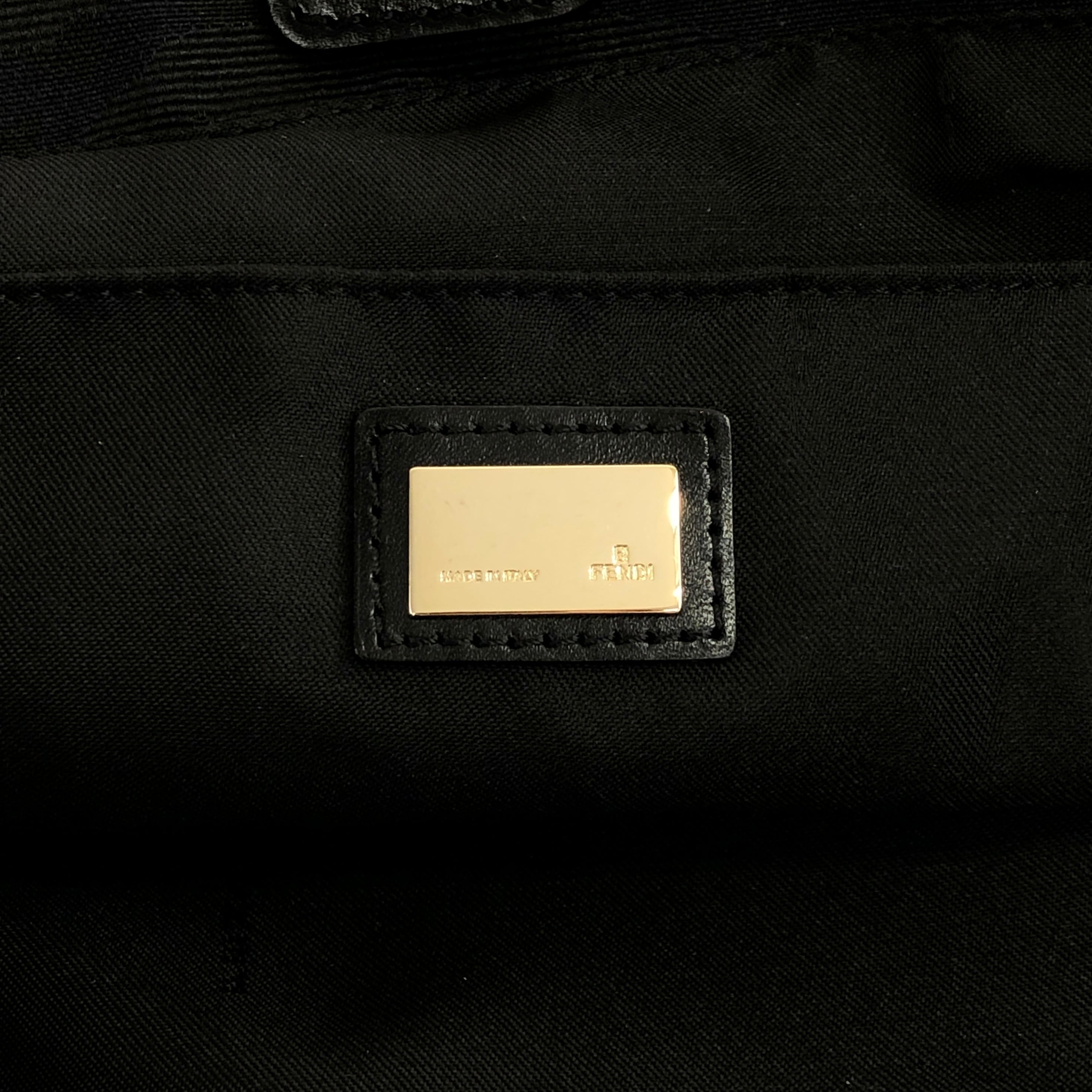 FENDI フェンディ トートバッグ ブラック ロゴチャーム ナイロン