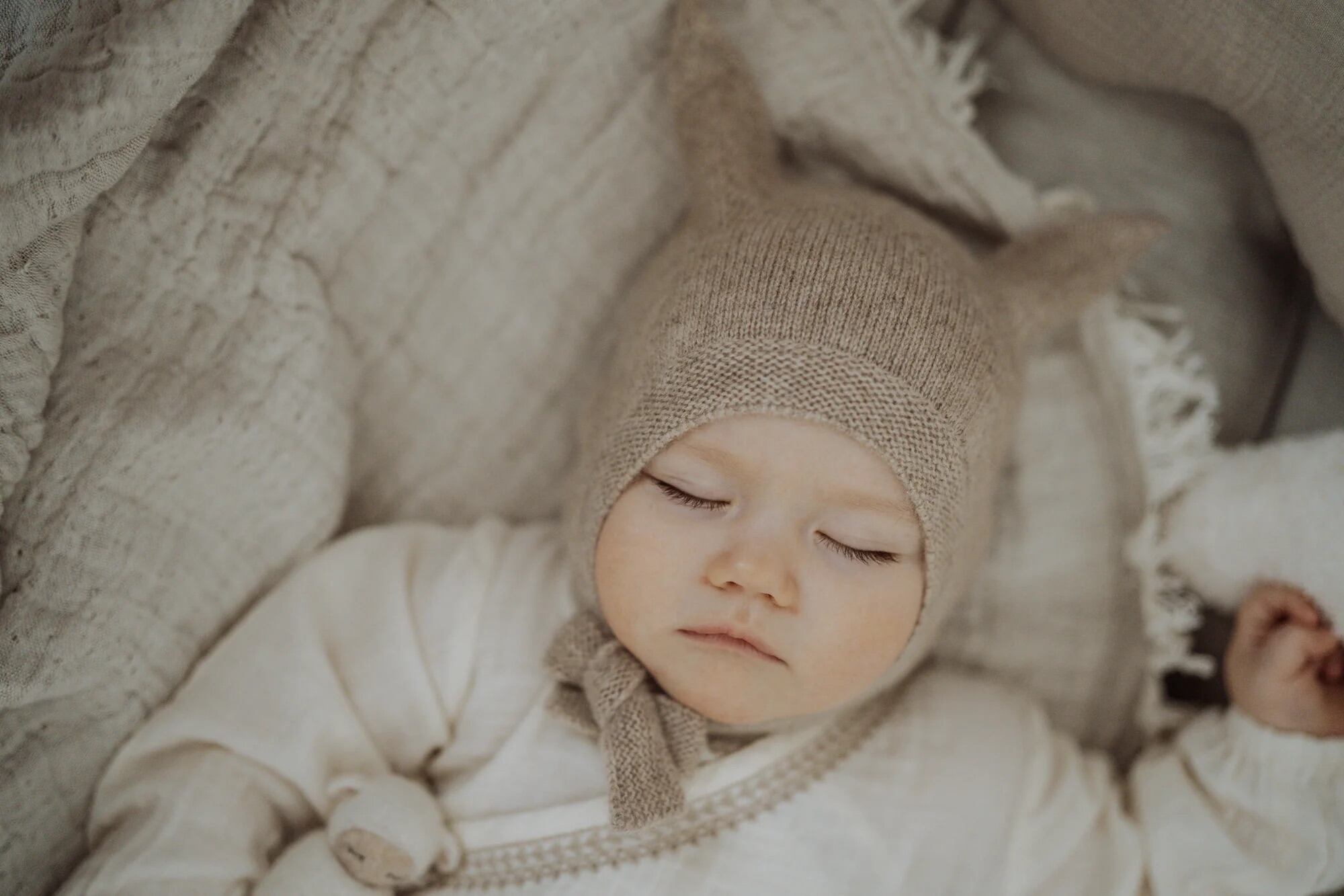 bambolina kitty bonnet 6-12m