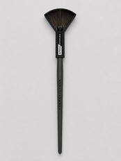 ZEG BRUSH GUARD（ファン筆）