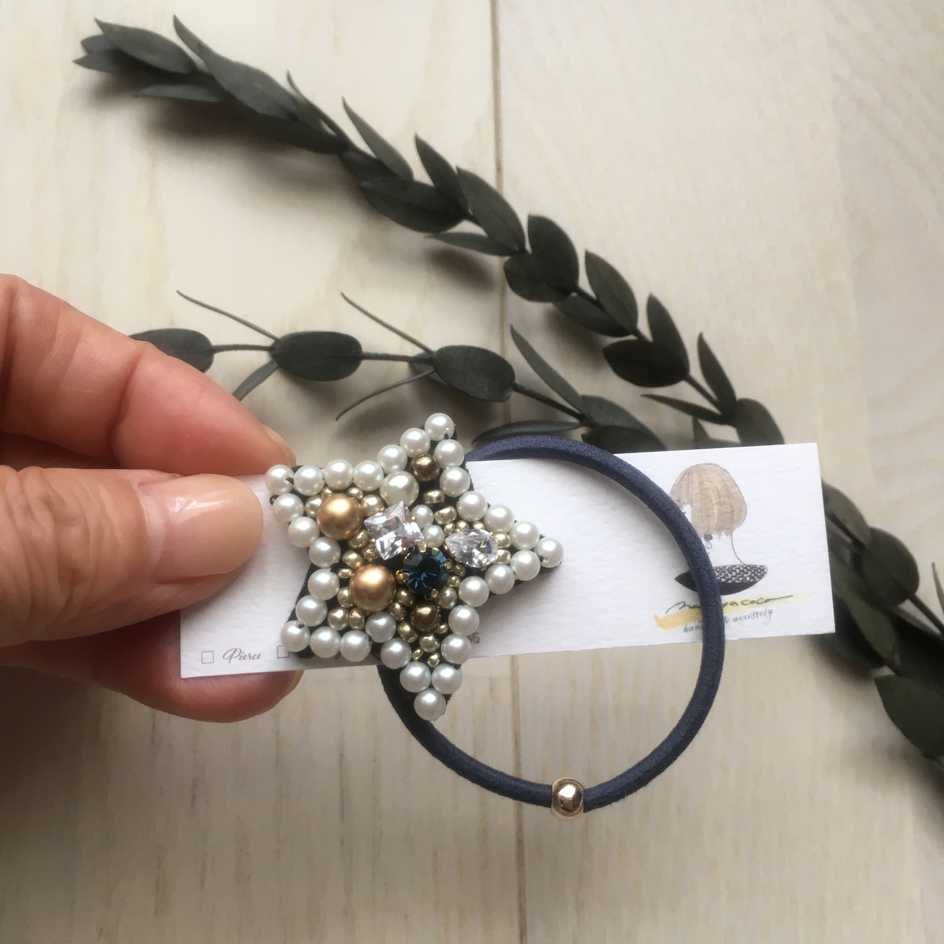 大ぶりな大人可愛いビーズ刺繍のヘアゴム | miyacoco.handmade