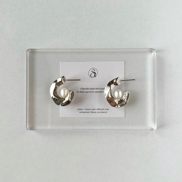 curve pearl pierce